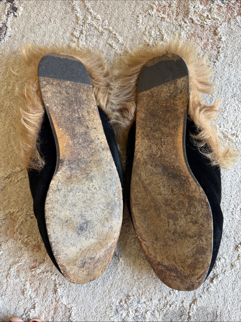 Gucci Black Velvet Fur-Lined Horsebit Mules - Picture 2 of 3